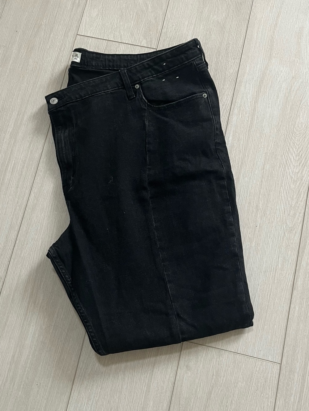 ‘Abercrombie & Fitch “ The Skinny” Jeans